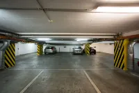 City Home Budapest - Parkplatz