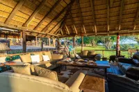 Crocodile Bridge Safari Lodge