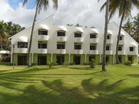 Hotel d'Anatureza Отели рядом с достопримечательностью «Hibiscus Beach Club»