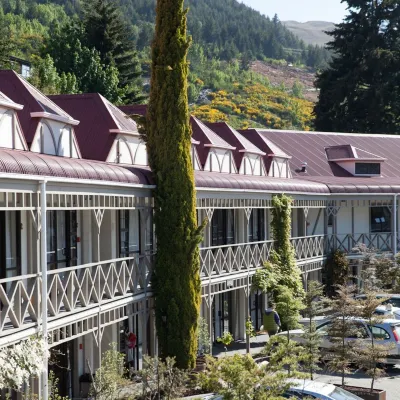 Sherwood Queenstown Hotels near Kelvin Heights