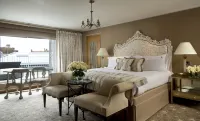 Duke of Richmond Hotel Hotels in Vale