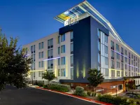 Aloft San Antonio Airport Hotels near lululemon