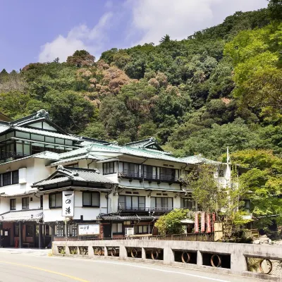 Ichinoyu Honkan Hotels near Hakone-Yumoto Station