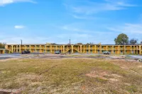 سوبر إيت باي ويندام بالاستاين فنادق في بالستاين