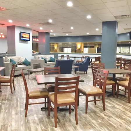 Quality Inn & Suites East Syracuse - Carrier Circle