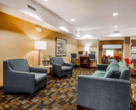 Comfort Suites Independence - Kansas City