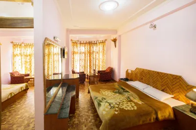 Hotel Satkar Residency Отели рядом с достопримечательностью «Хадимба Деви Темпл»