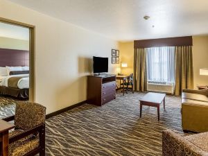 Cobblestone Hotel & Suites - Chippewa Falls