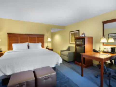Hampton Inn Charlotte-Belmont @ Montcross Hotels in Gaston County