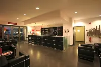 弗洛特爾杜伊斯堡索拉塔酒店 - 停車場