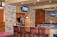 Crossroads Hotel & Event Center - bar