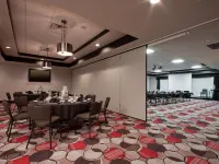 Hilton Garden Inn Oklahoma City Midtown Hotels near Shepherd Mall