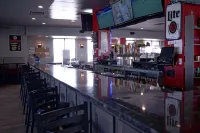 Baymont by Wyndham Shakopee - bar