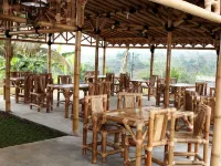 Villa Bukit Pinus Hotels in Caringin