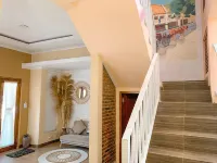 Monggo Nginep @Kotagede 5 Kamar dengan Tropical Pool