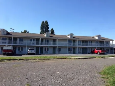 All Suites Inn Budget Host Отели в г. Селинсгров