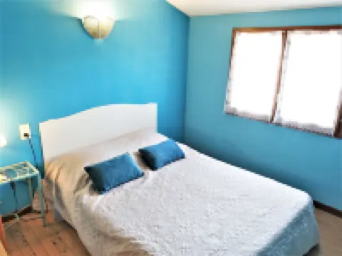 Les Colombes Hotels in Fleury