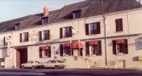 Logis Hostellerie du Cheval Blanc Hotels in Nouatre
