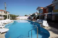 Cundavilla Hotel & Suites - Pool