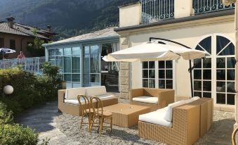 2. Hotel La..