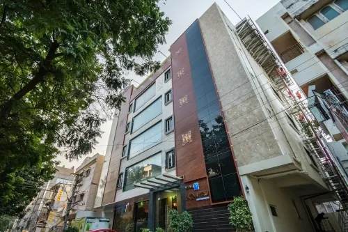 Hotel V Royal Park Hotels in Guntur