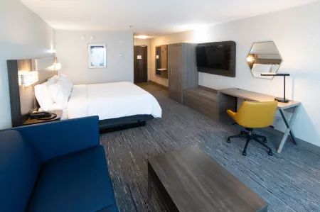 Holiday Inn Express & Suites Moose Jaw Отели рядом с достопримечательностью «Tunnels Of Moose Jaw»