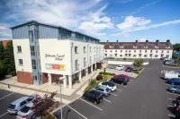 Belmore Court & Motel - parking
