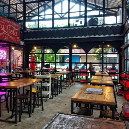 The b Ranong Trend Hotel