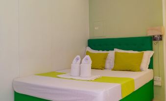 Laule'a Hostel