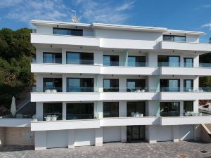 Modena Maris Apartments