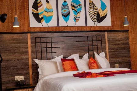 Marcsons Hotels and Resorts Отели рядом с достопримечательностью «Лимбе Ботанический сад»