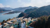 Gapyeong Boreum-Dal Poolvilla Hotels near Jara Island