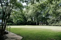 Heritage House Bed & Breakfast - Boutique Adults-Only Inn Hotels near One Eighty Wellness Spa