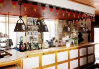 Hotel Goldener Hahn - Quầy Bar