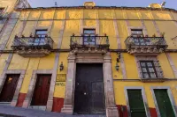 La Casona de Don Lucas Hotels near Jardin Del Templo De San Sebastian.