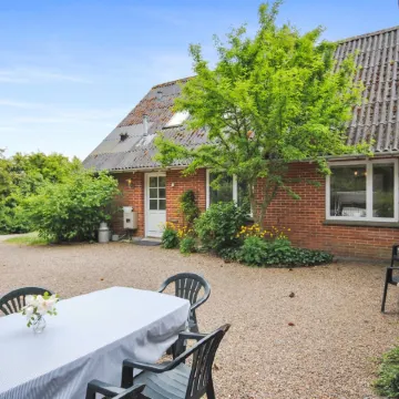 "Ludovic" - 7km from the Sea