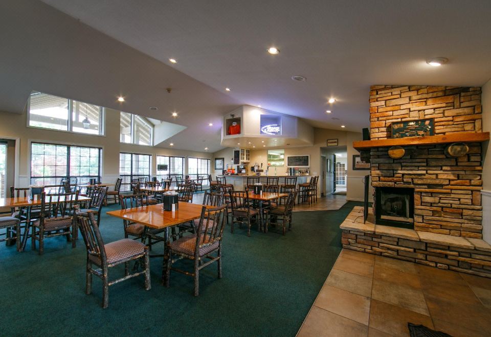 객실 내 비치된 고급 가구