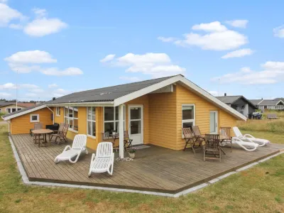 "Adelbert" - 400m from the Sea