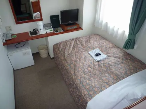 Sky Tower Hotel فنادق في تارا