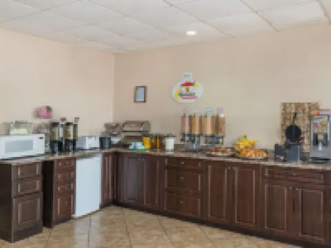 Super 8 by Wyndham Cambridge/Kitchener/Waterloo Area ケンブリッジのホテル