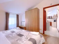 Bruno Hoteles cerca de FONTANA E PIAZZA PUBBLICA