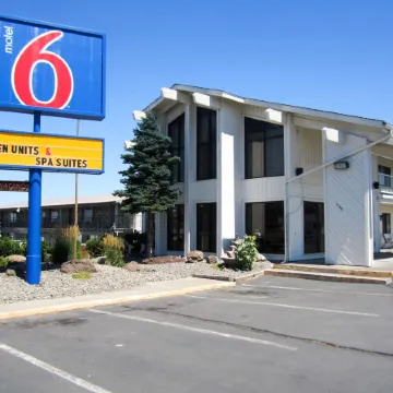 Motel 6 Madras, or