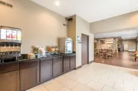 Sleep Inn & Suites West des Moines Near Jordan Creek - breakfast