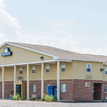 Days Inn by Wyndham Amherst