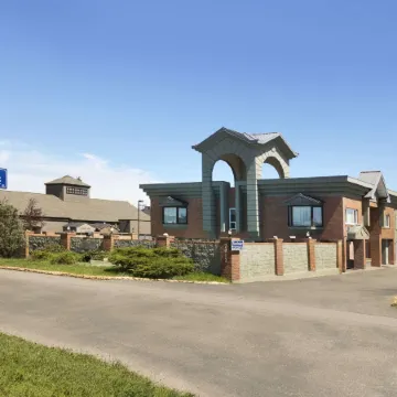 Travelodge by Wyndham Calgary South