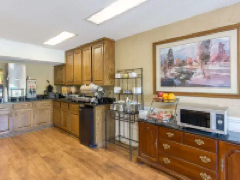 Baymont by Wyndham Dunn Hotels in Dunn