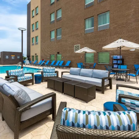 La Quinta Inn & Suites by Wyndham Round Rock Near Kalahari