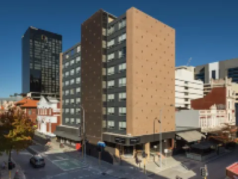 ペンシオーネ ホテル パース パースのホテル