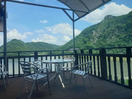 LaHoya Pension Отели рядом с достопримечательностью «Чхунчхон»