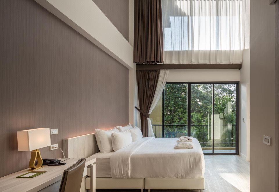 TREX Buriram Boutique Hotel의 옥상 수영장 또는 휴식 공간